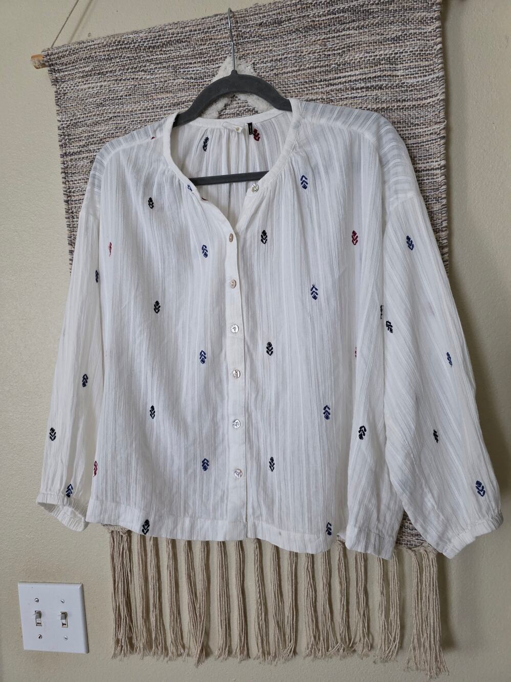 Akemi + Kin Anthropologie White Embroidered Cotton Gauze Button Front Blouse XS